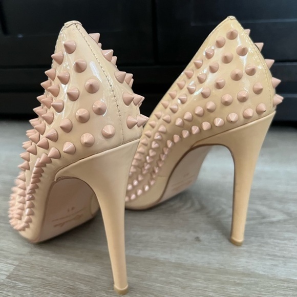 Kandee Teaser NWOB Nude Spiked Heels - Picture 5 of 13